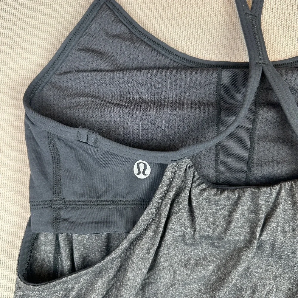 Lululemon Women's Heathered Gray Black Racerback Tank Built-In Bra Sz 4